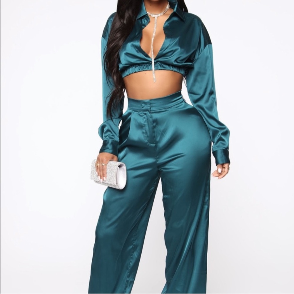 Fashion nova Just my type Emerald satin set